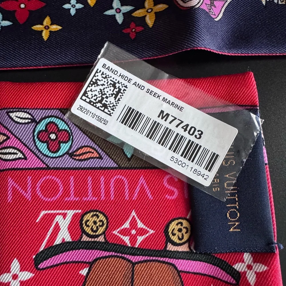 Brand NEW Louis Vuitton Silk Monogram Bandeau Vivienne Scarf, M77403 - Picture 4 of 5